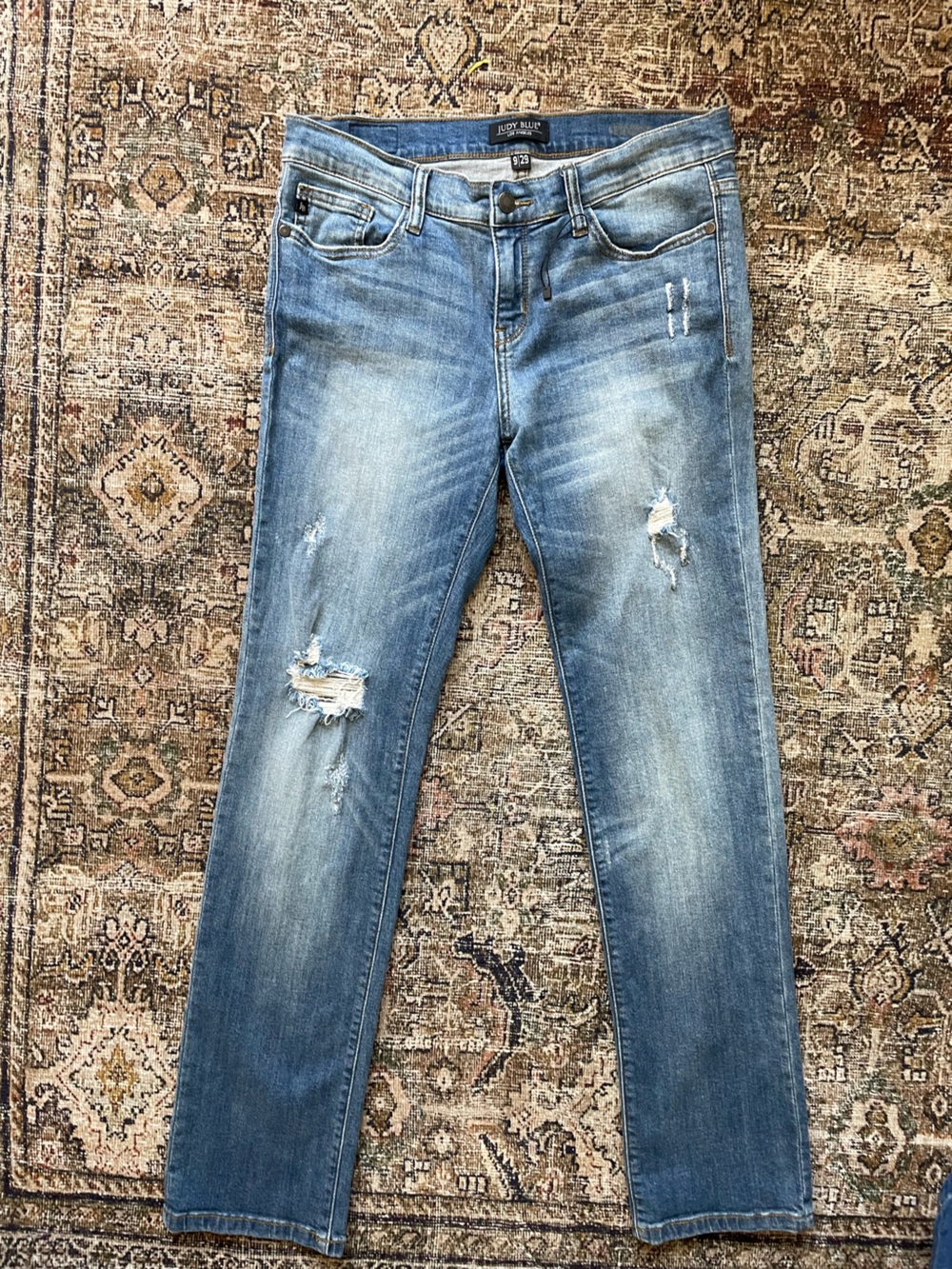 Judy Blue Women’s Light Blue Distressed Straight Jeans